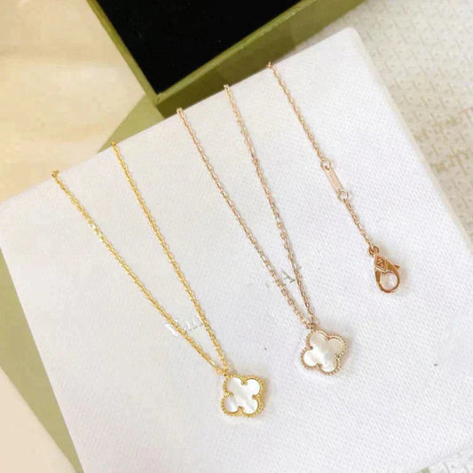 [Love Aura]CLOVER MINI 9.5MM WHITE MOTHER-OF-PEARL NECKLACE