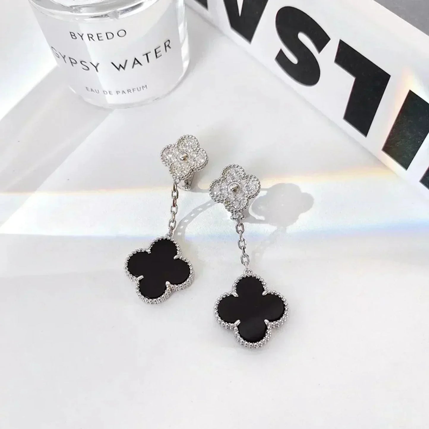 [Love Aura]CLOVER 2 MOTIFS  DIAMOND ONYX EARRINGS SILVER