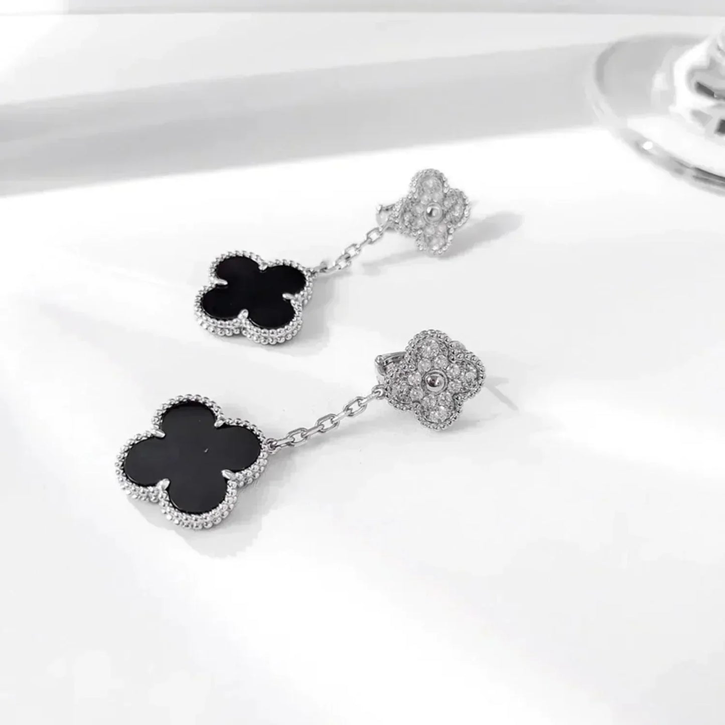 [Love Aura]CLOVER 2 MOTIFS  DIAMOND ONYX EARRINGS SILVER