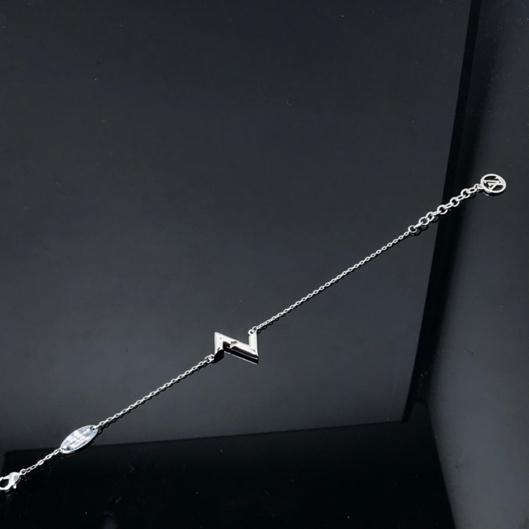 [Love Aura]VOLT LV LOGO BRACELET