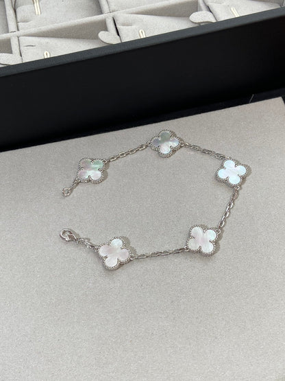[Love Aura]CLOVER WHITE PEARL MOP 5 MOTIF BRACELET COLLECTION
