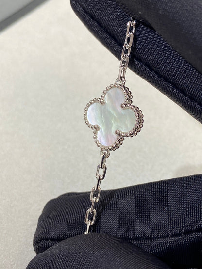 [Love Aura]CLOVER WHITE PEARL MOP 5 MOTIF BRACELET COLLECTION