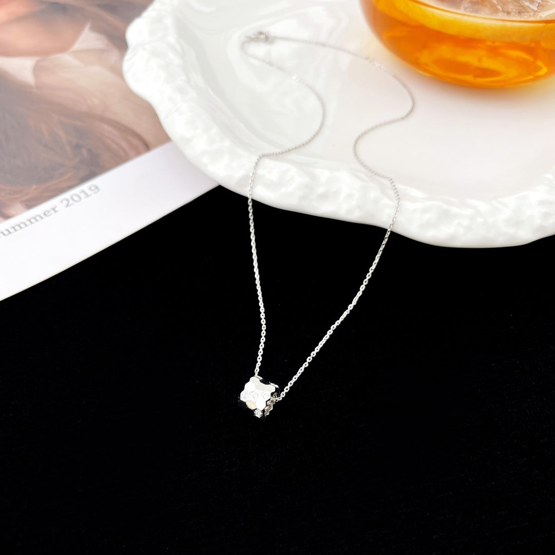 [Love Aura]BEE MINI PEDANT DIAMOND NECKLACE