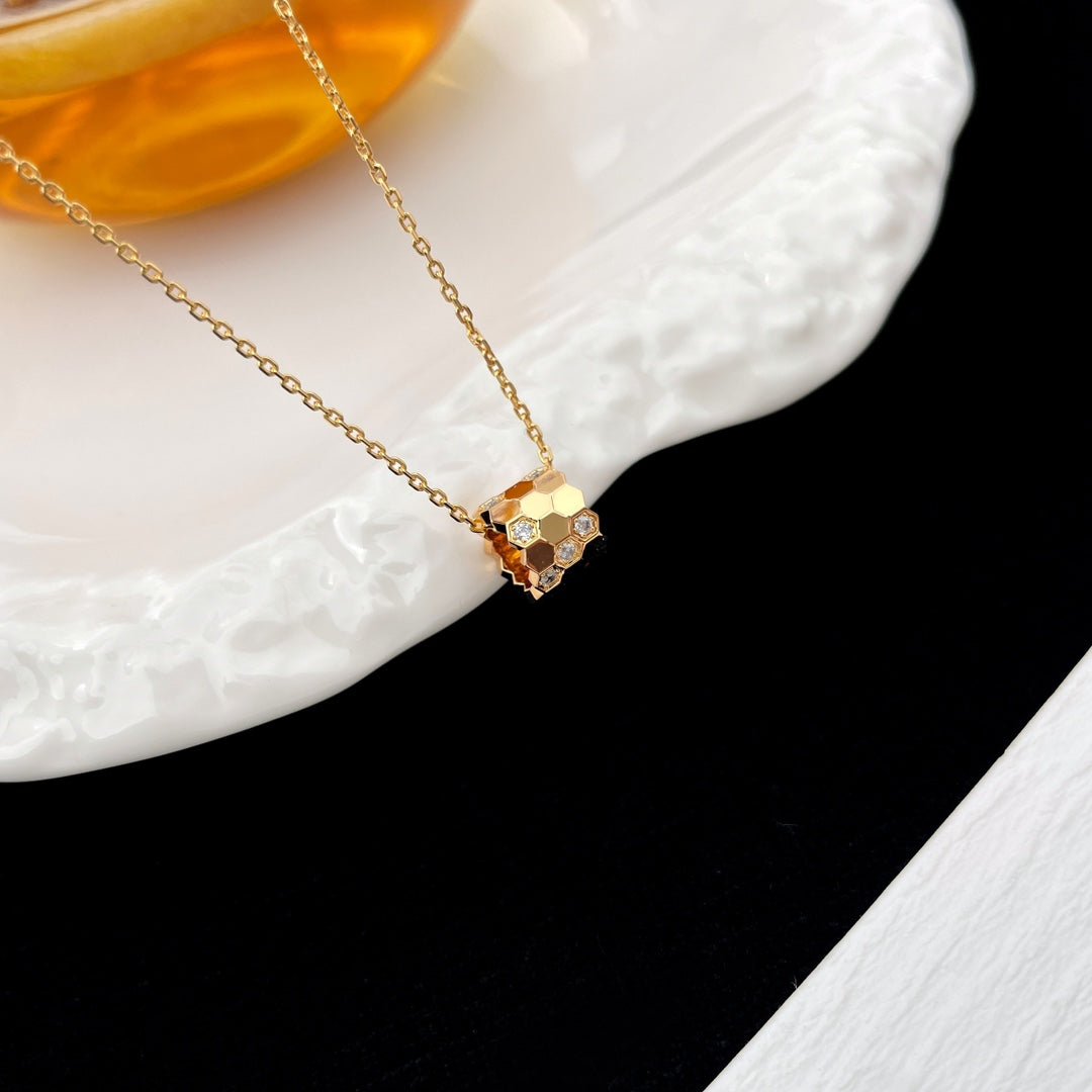 [Love Aura]BEE MINI PEDANT DIAMOND NECKLACE