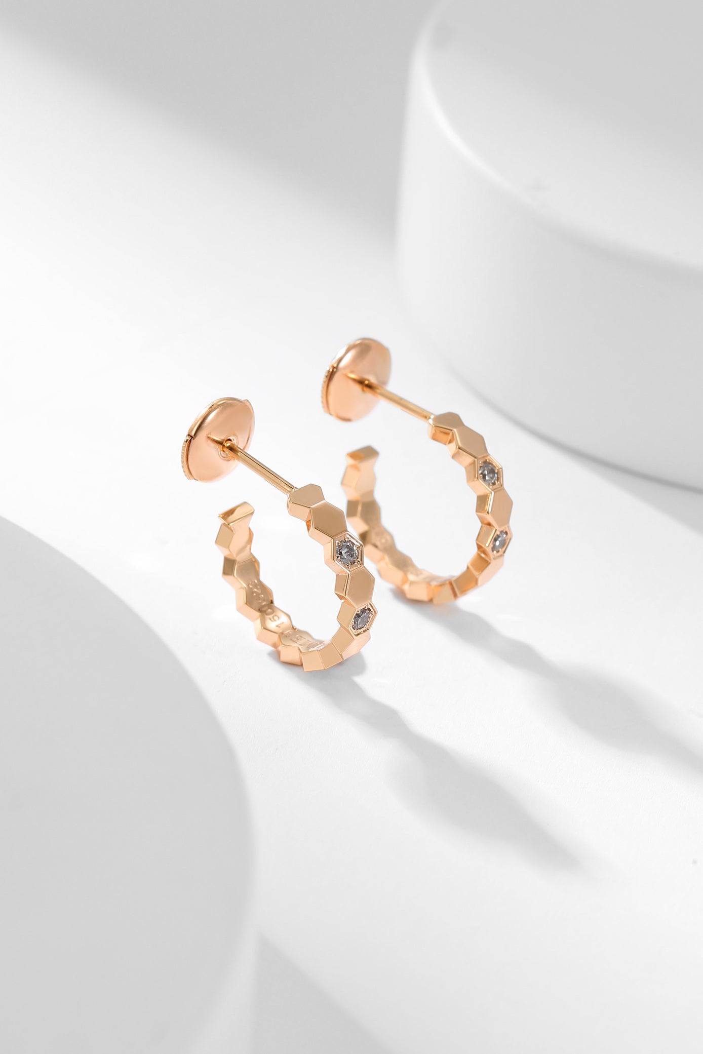 [Love Aura]BEE LOVE DIAMOND HOOP EARRINGS