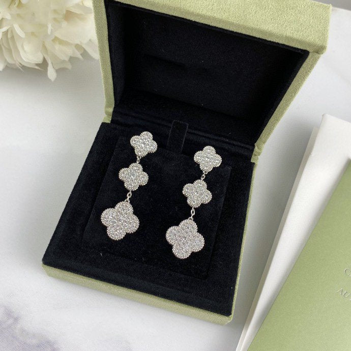 [Love Aura]CLOVER 3 MOTIF DIAMOND SILVER DROP EARRINGS