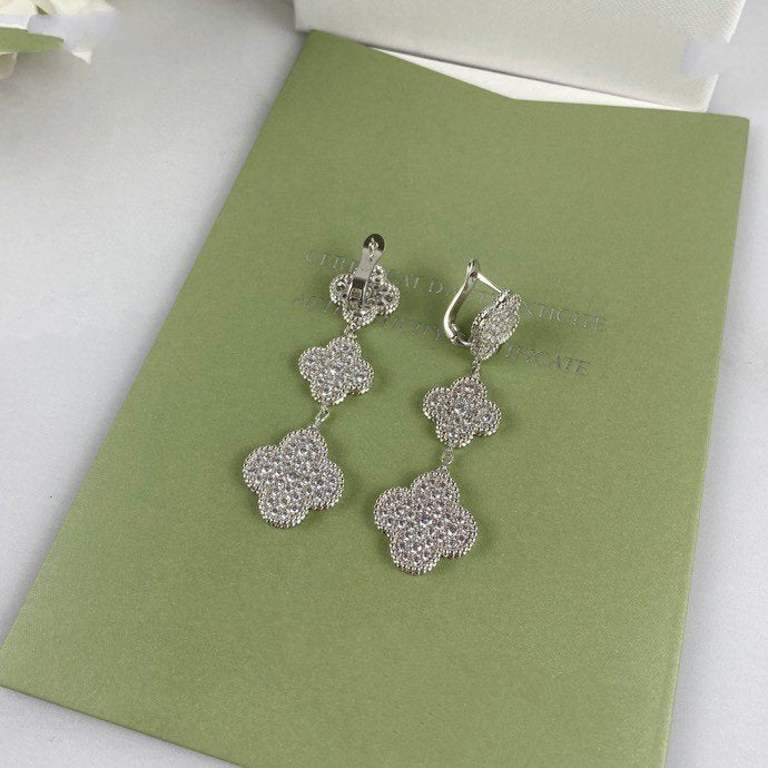 [Love Aura]CLOVER 3 MOTIF DIAMOND SILVER DROP EARRINGS