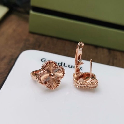 [Love Aura]CLOVER MEDIUM STUD EARRINGS