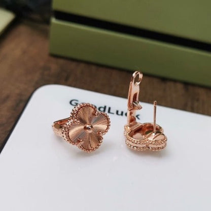 [Love Aura]CLOVER MEDIUM STUD EARRINGS