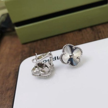 [Love Aura]CLOVER MEDIUM STUD EARRINGS