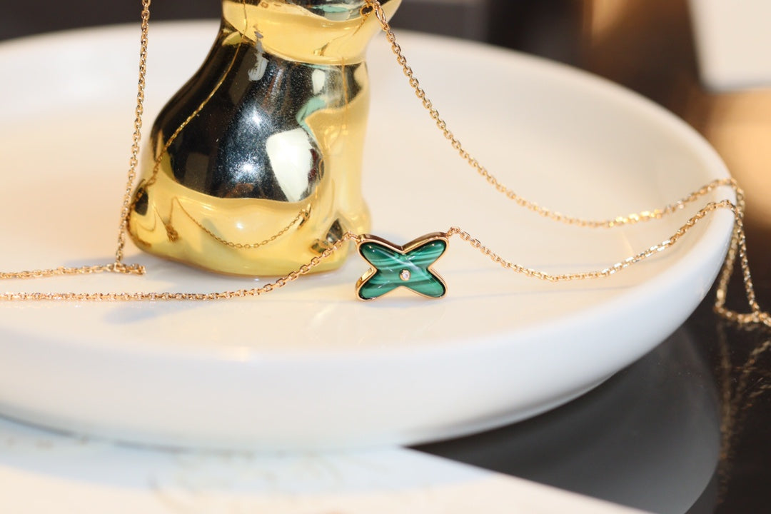 [Love Aura]JEUX MALACHITE 1 DIAMOND PINK GOLD NECKLACE