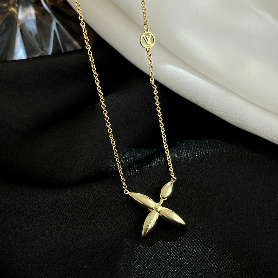 [Love Aura]LOUISETTE GOLD NECKLACE