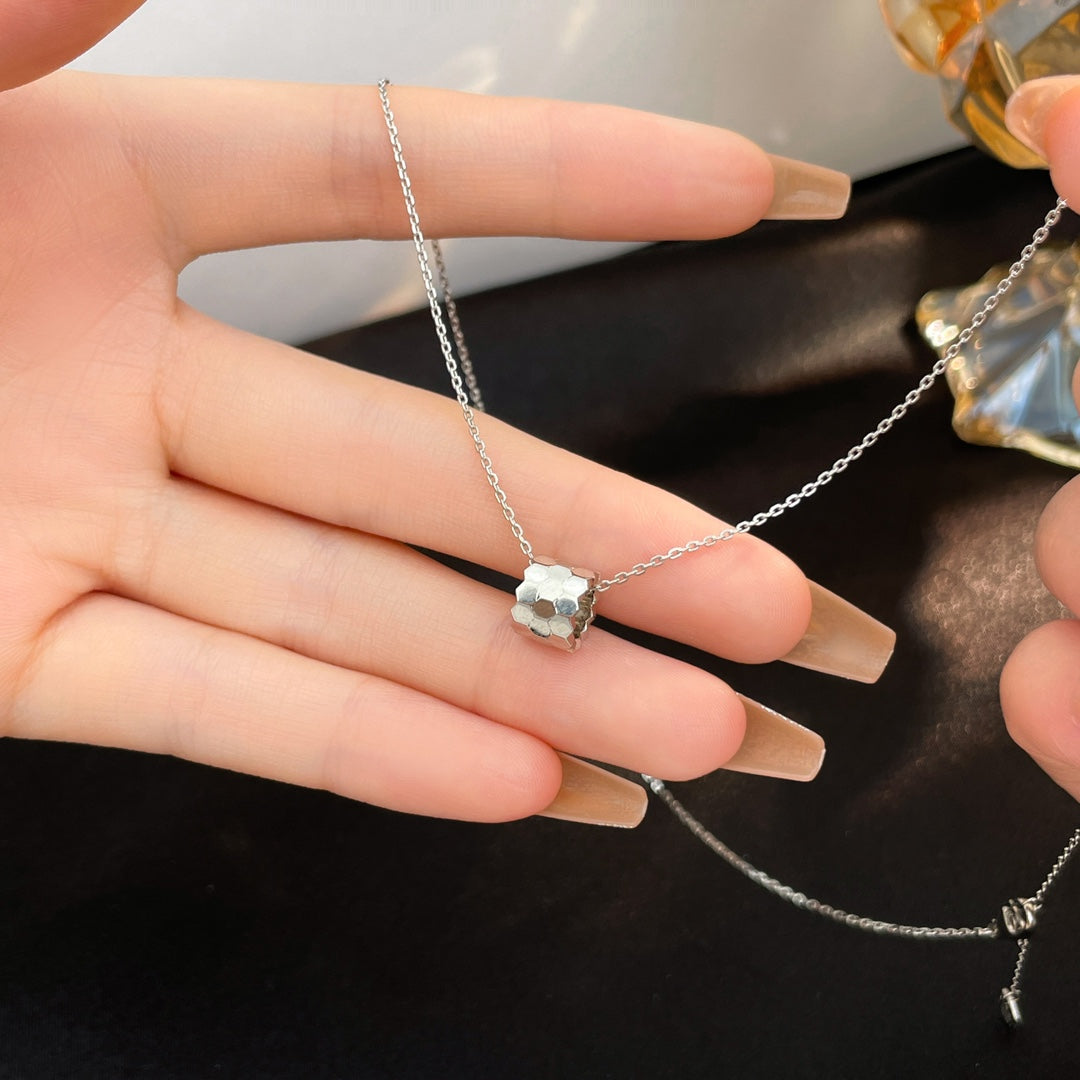 [Love Aura]BEE MINI NECKLACE