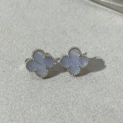 [Love Aura]CLOVER CHALCEDONY SILVER STUD EARRINGS