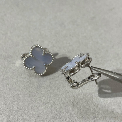 [Love Aura]CLOVER CHALCEDONY SILVER STUD EARRINGS