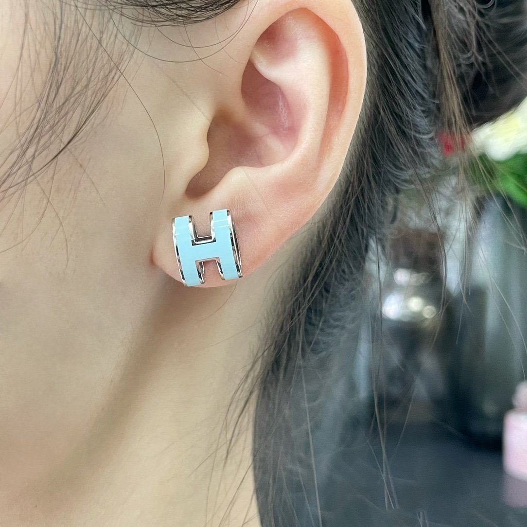 [Love Aura]POP H SKY BLUE STUD EARRINGS