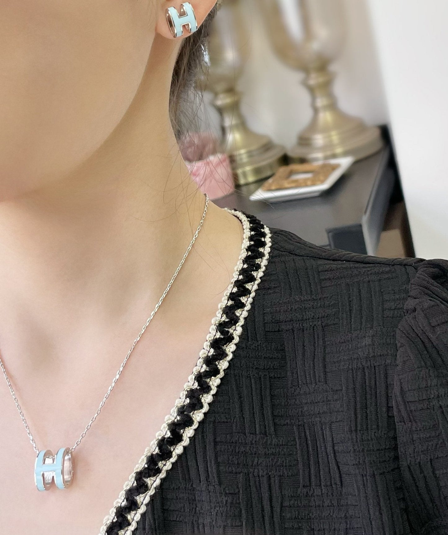 [Love Aura]POP H SKY BLUE STUD EARRINGS