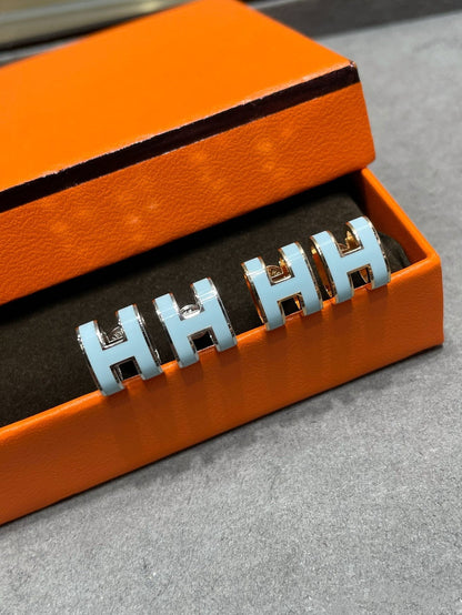 [Love Aura]POP H SKY BLUE STUD EARRINGS