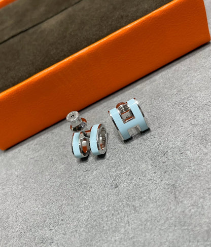 [Love Aura]POP H SKY BLUE STUD EARRINGS