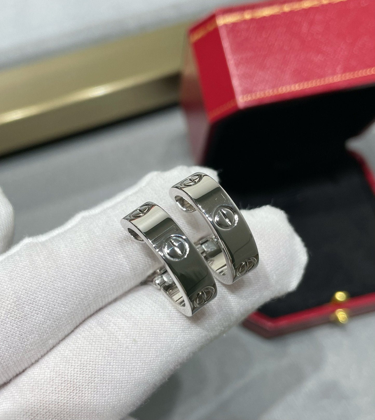 [Love Aura]LOVE 5.5MM EARRINGS