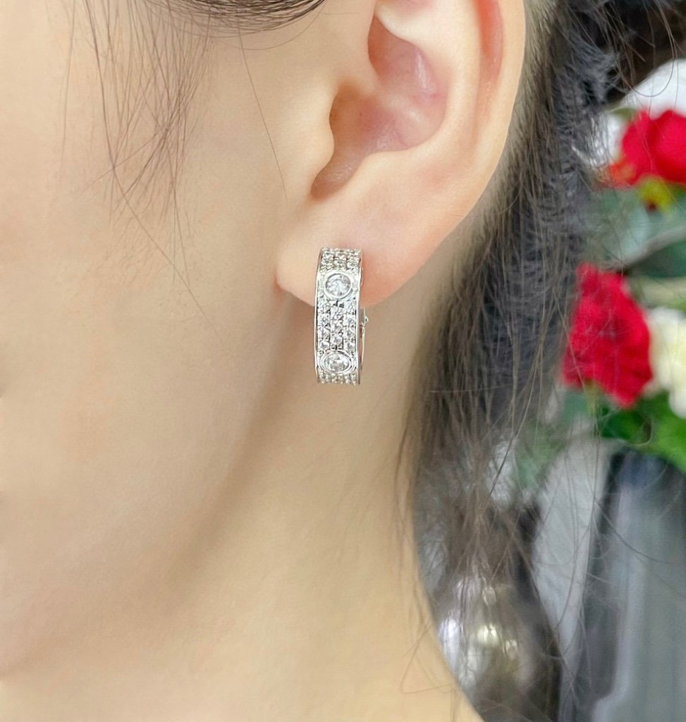 [Love Aura]LOVE 5.5MM DIAMOND PAVED EARRINGS