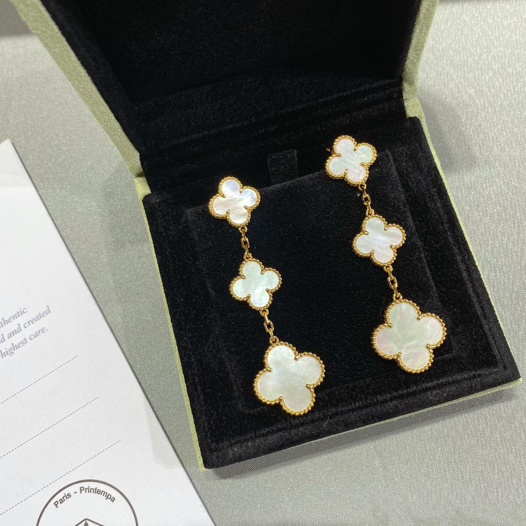 [Love Aura]CLOVER MOP 3 MOTIFS GOLD EARRINGS