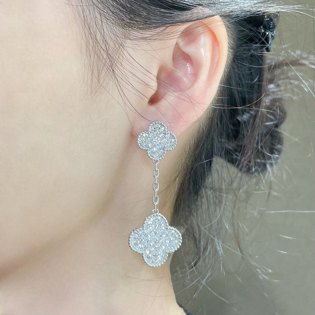 [Love Aura]CLOVER 2 MOTIFS DIAMOND PAVED SILVER EARRINGS