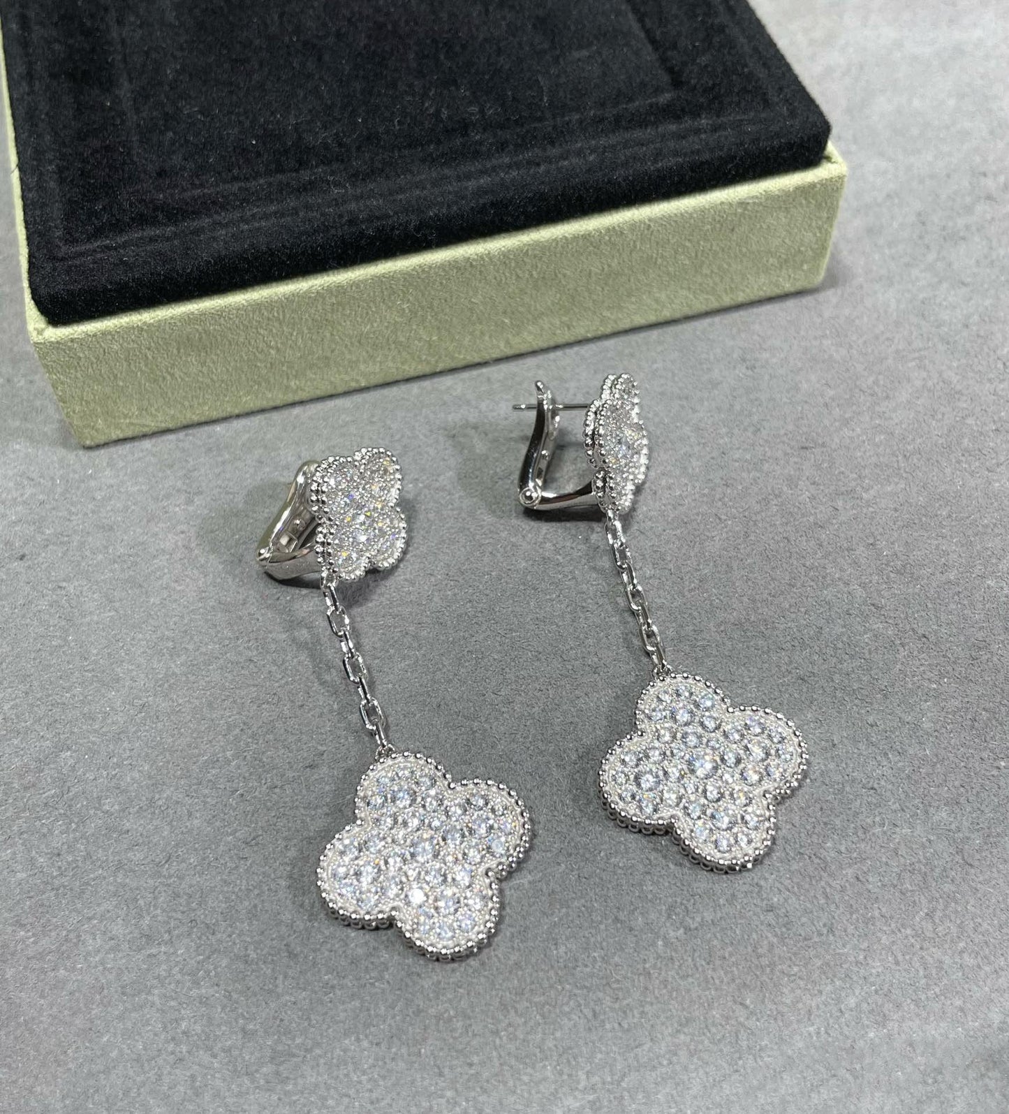 [Love Aura]CLOVER 2 MOTIFS DIAMOND PAVED SILVER EARRINGS