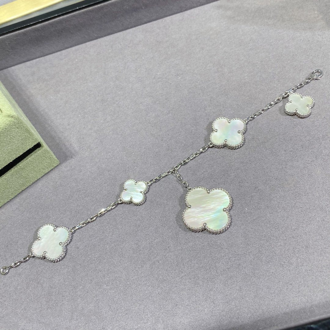 [Love Aura]CLOVER 5 MOTIF WHITE MOP SILVER BRACELET