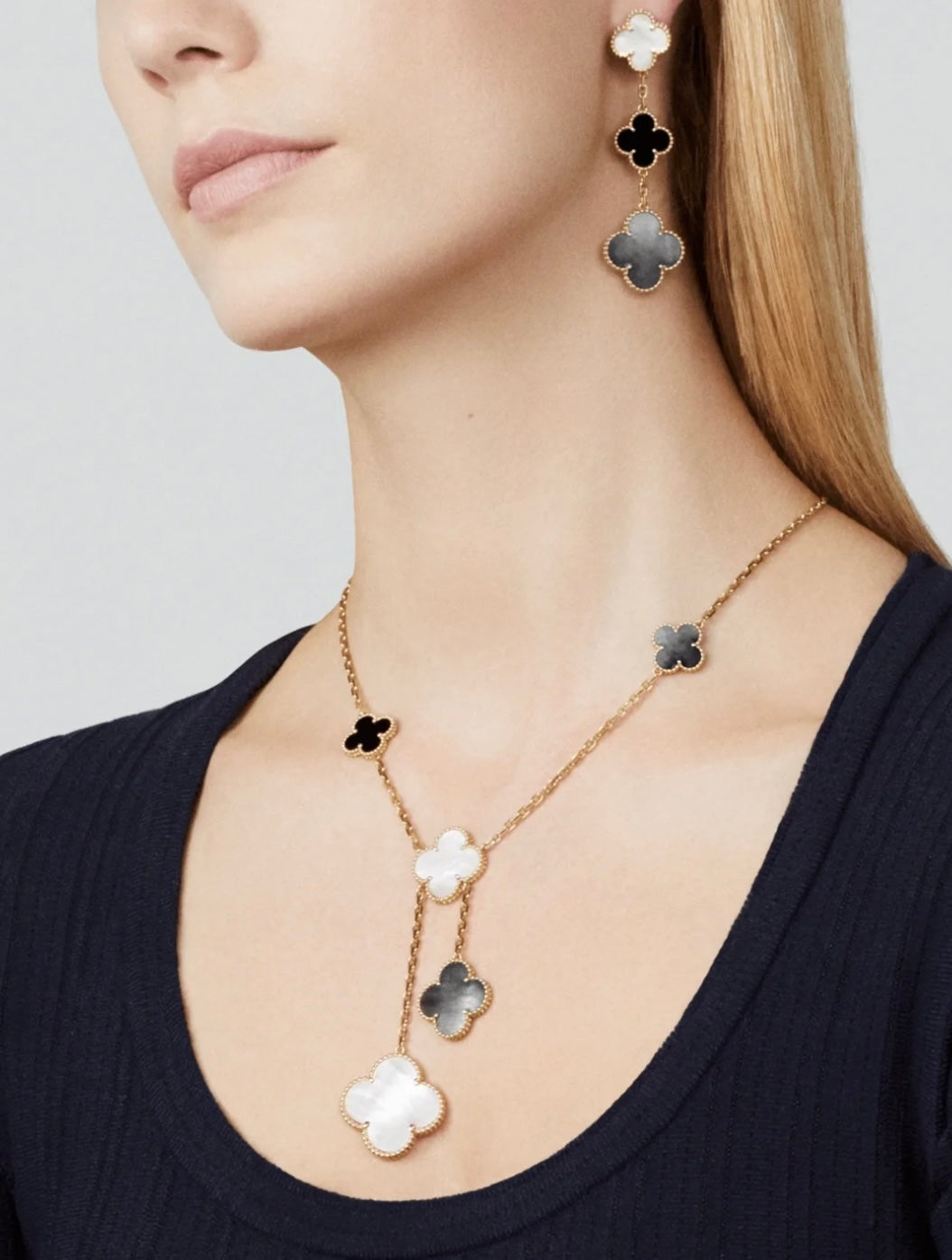 [Love Aura]CLOVER 3 MOTIF MOP ONYX DARK MOP PINK GOLD EARRINGS