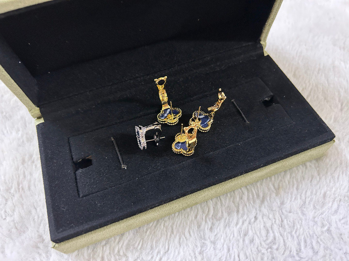 [Love Aura]CLOVER PIETERSITE MEDIUM STUD EARRINGS