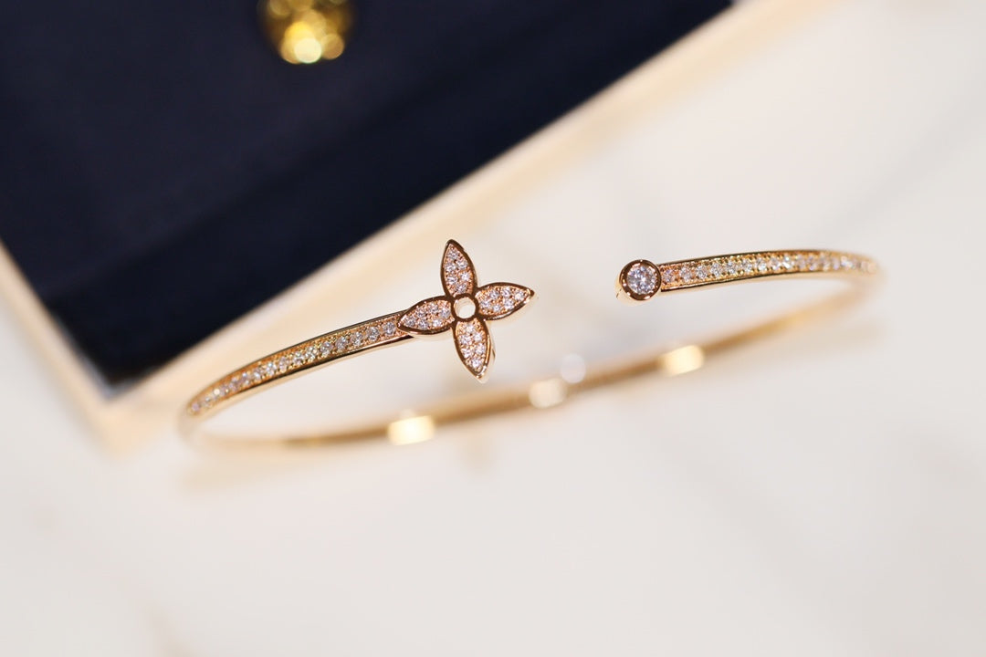 [Love Aura]IDYLLE GOLD OPEN BRACELET DIAMOND PAVED