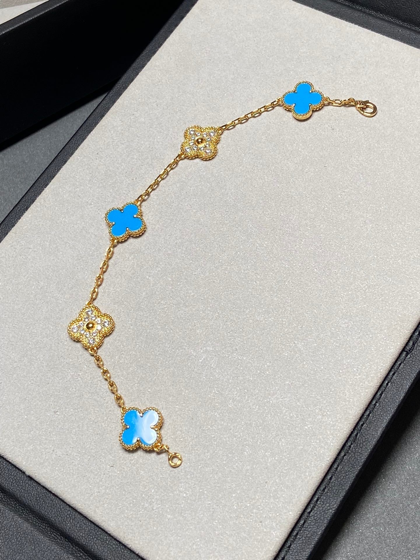[Love Aura]CLOVER 5 MOTIF BLUE CHALCEDONY DIAMOND GOLD BRACELET
