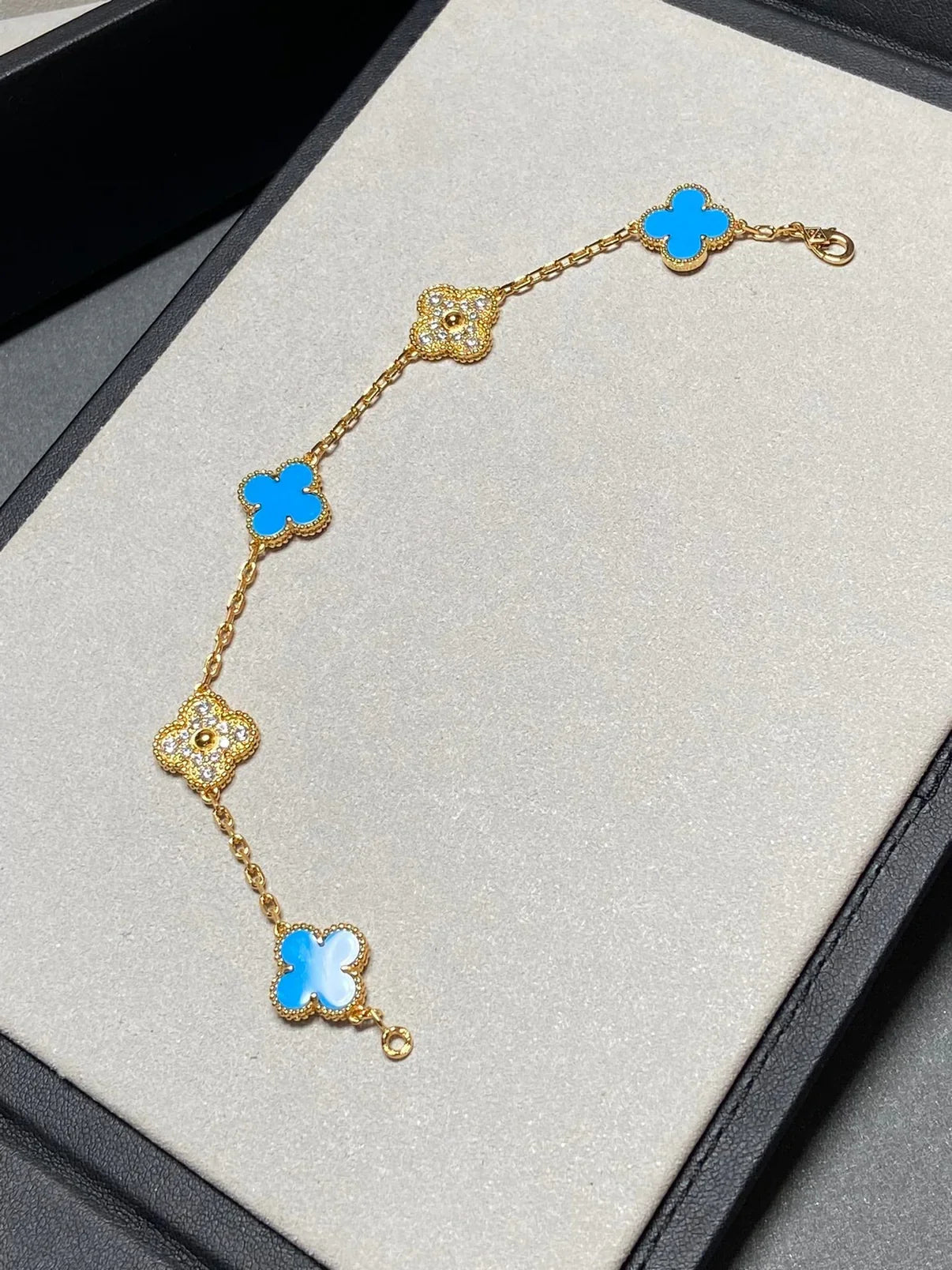 [Love Aura] CLOVER 5 MOTIF BLUE AGATE BRACELET COLLECTION