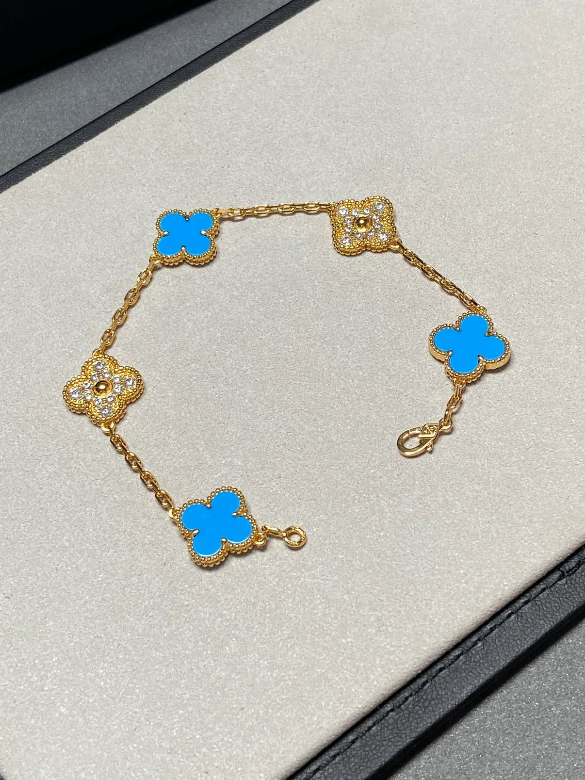 [Love Aura] CLOVER 5 MOTIF BLUE AGATE BRACELET COLLECTION