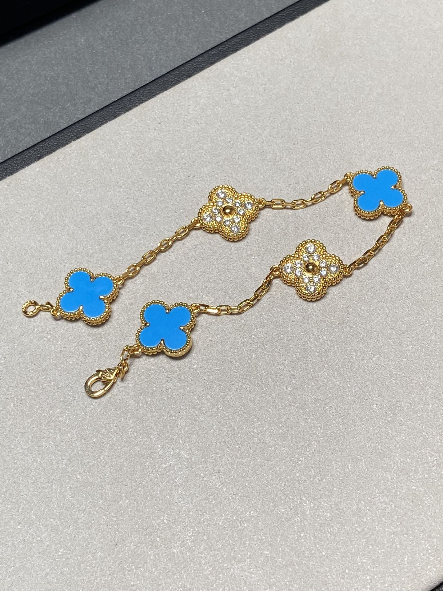 [Love Aura]CLOVER 5 MOTIF BLUE CHALCEDONY DIAMOND GOLD BRACELET