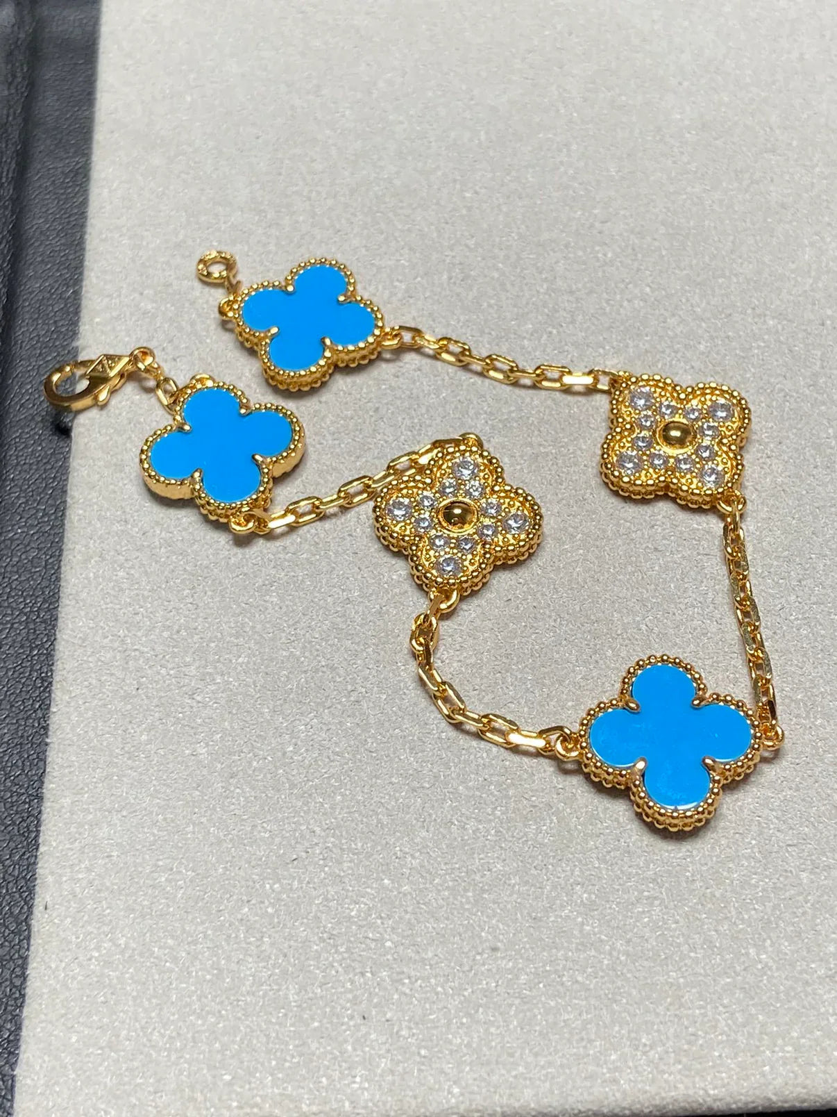 [Love Aura] CLOVER 5 MOTIF BLUE AGATE BRACELET COLLECTION
