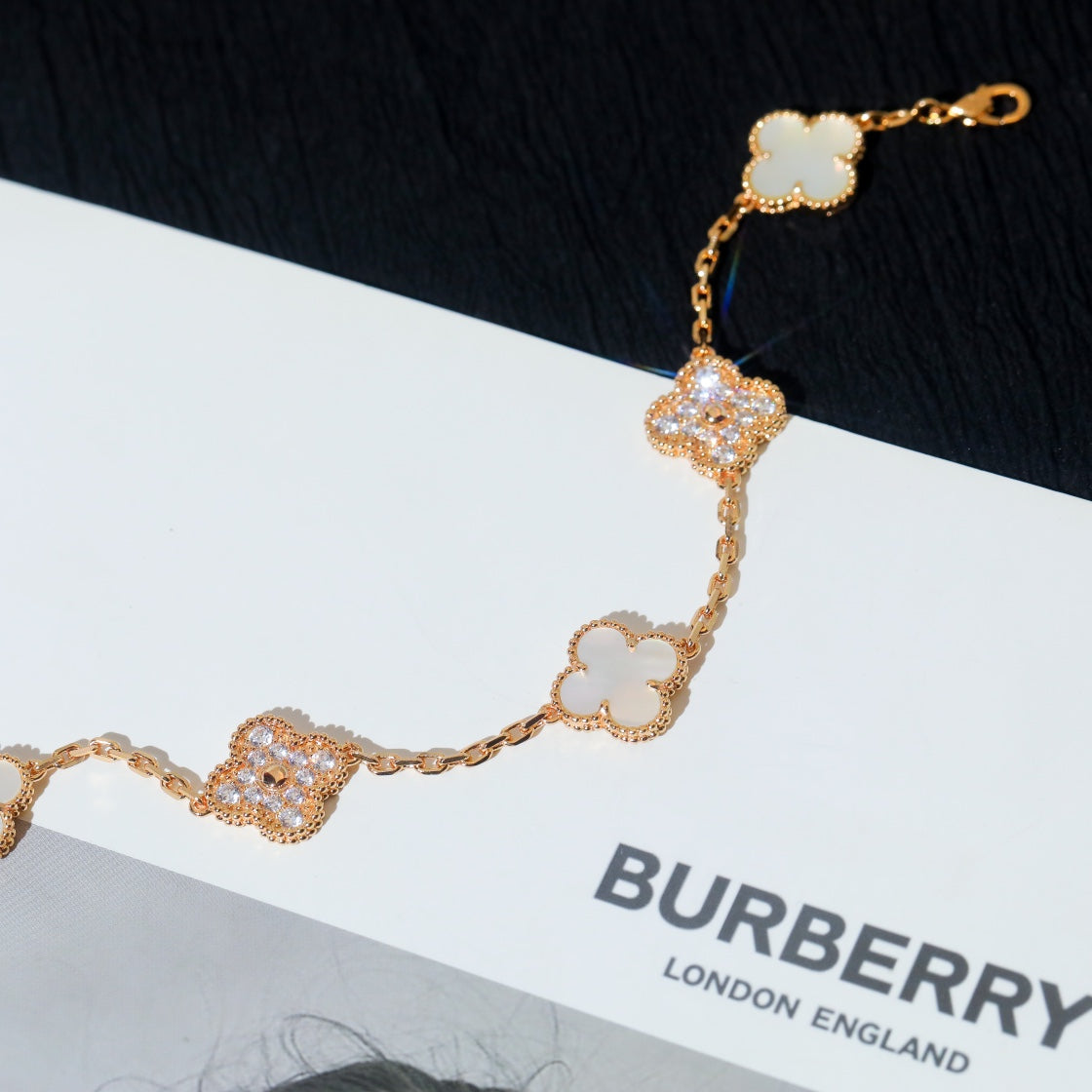 [Love Aura]CLOVER BRACELET 5 MOTIF WHITE MOP DIAMOND