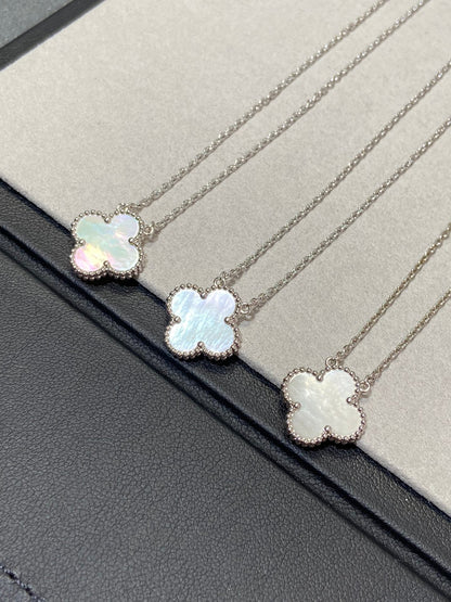 [Love Aura]CLOVER MEDIUM SILVER WHITE MOP NECKLACE