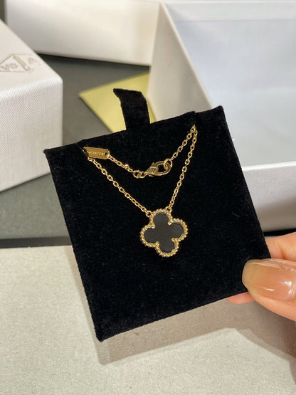 [Love Aura]CLOVER ROCK CRYSTAL ROSE GOLD NECKLACE