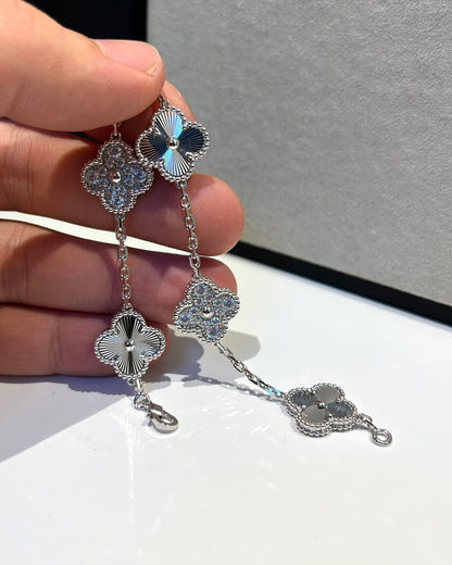 [Love Aura] CLOVER 5 MOTIF LASER BRACELET COLLECTION
