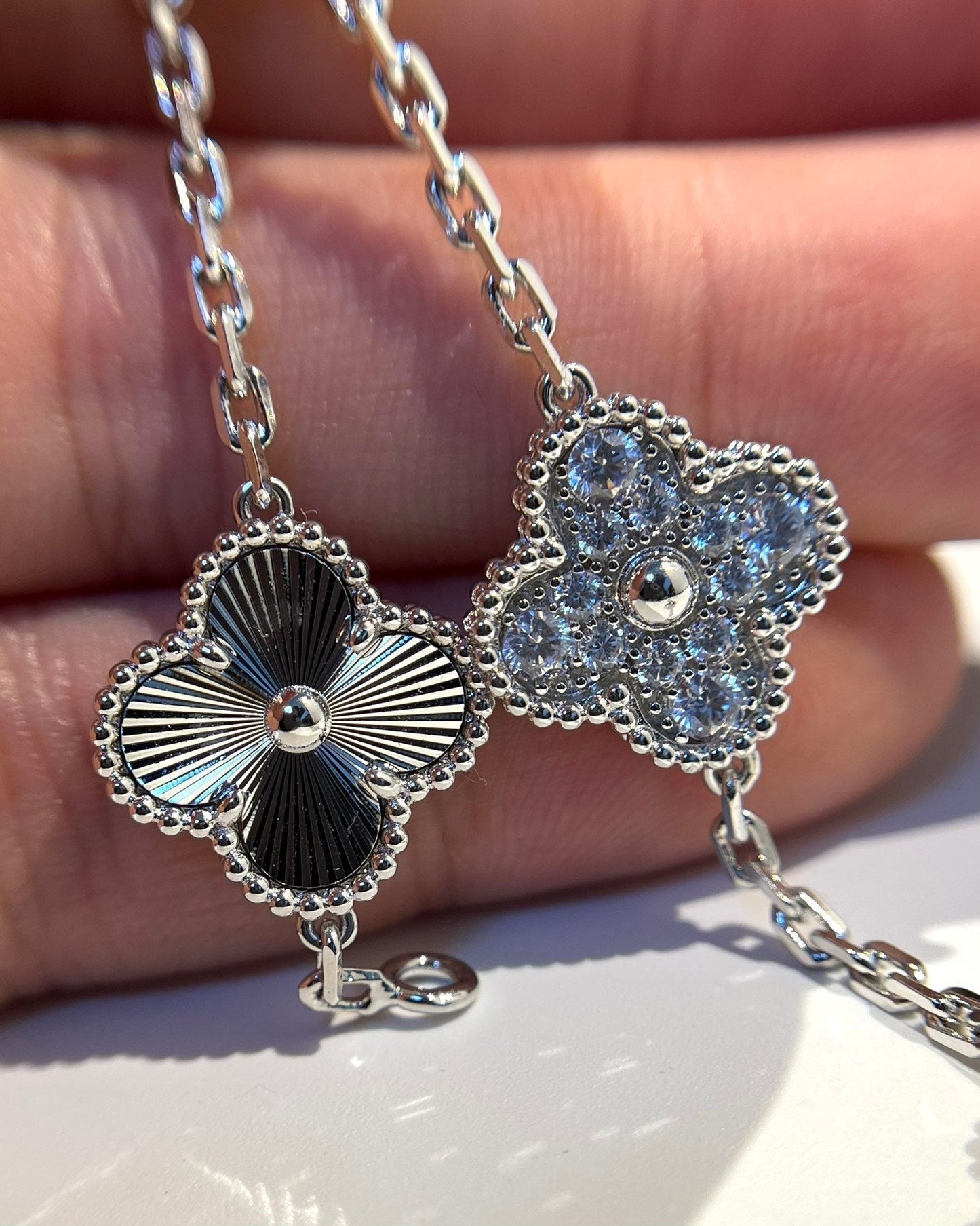 [Love Aura]CLOVER 5 MOTIF SILVER DIAMOND BRACELET