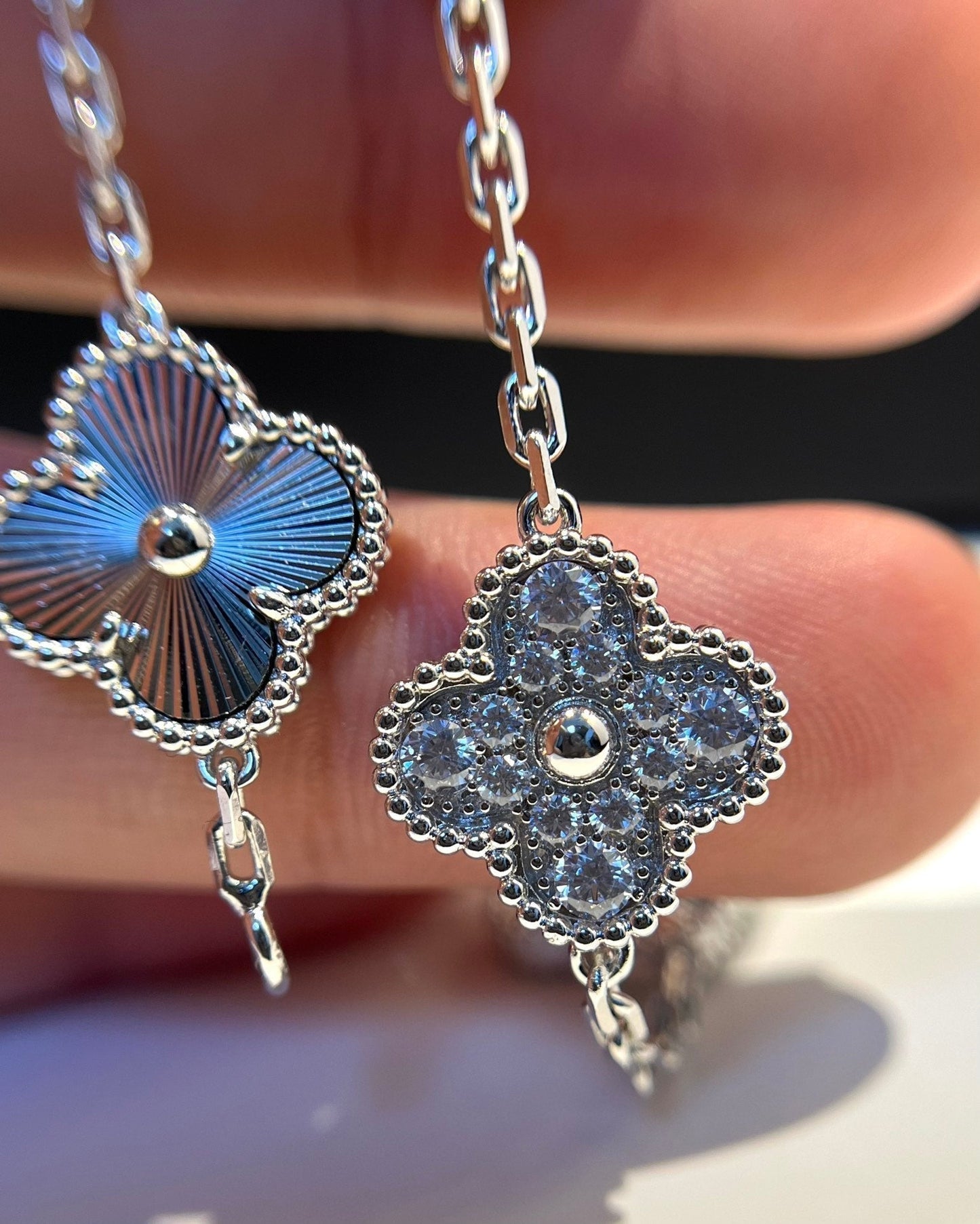 [Love Aura]CLOVER 5 MOTIF SILVER DIAMOND BRACELET