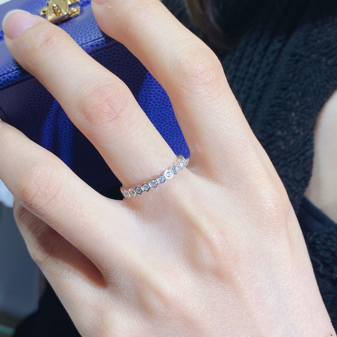 [Love Aura]BEE LOVE DIAMOND PAVED SMALL RING