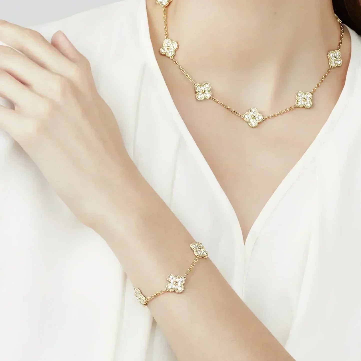 [Love Aura] CLOVER 5 MOTIF FULL DIAMOND BRACELET COLLECTION