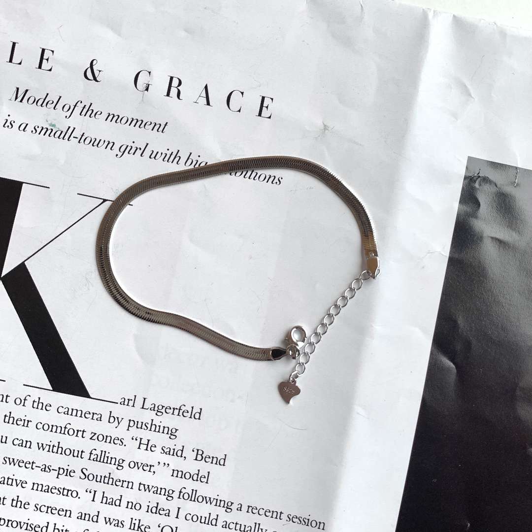 [Love Aura]Flat Snake Bone Chain Blade Necklace