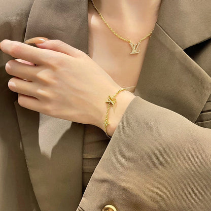 [Love Aura]LOGO STAR MOTIF GOLD BRACELET