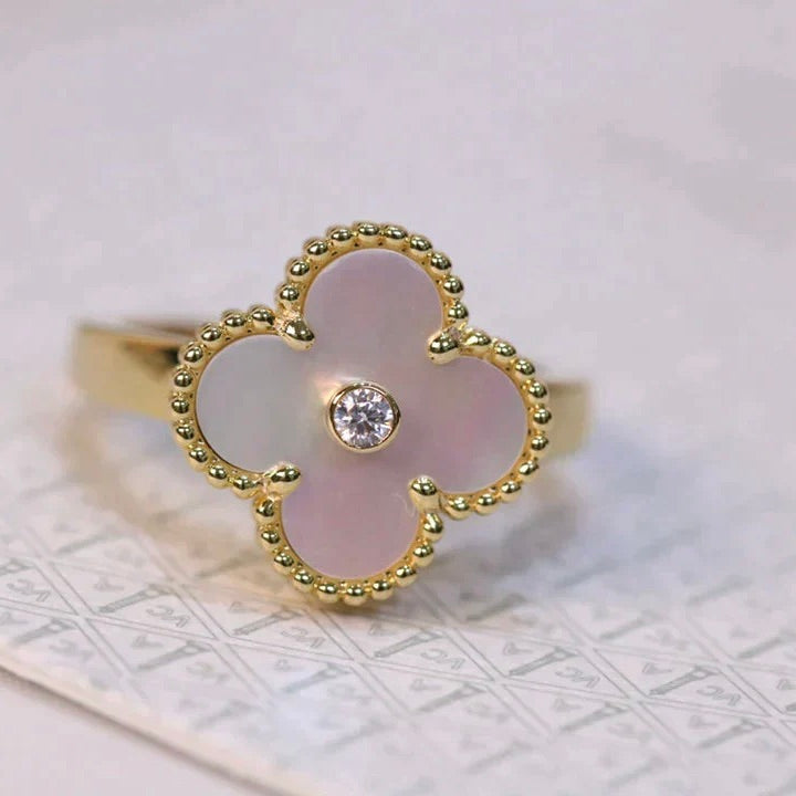[Love Aura]CLOVER PINK MOP RING GOLD DIAMOND