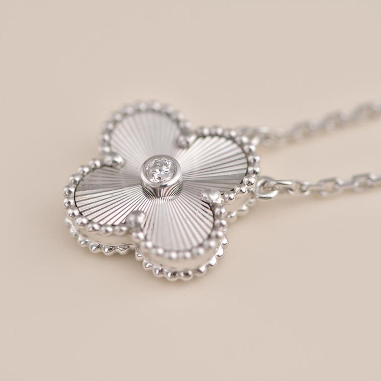 [Love Aura]CLOVER  15MM DIAMOND LASER NECKLACE SILVER