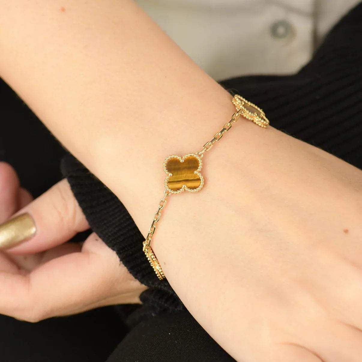 [Love Aura] CLOVER 5 MOTIFS TIGER EYE BRACELET COLLECTION